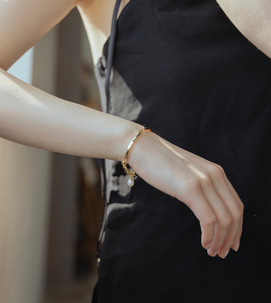 CHAIN PEARL BANGLE