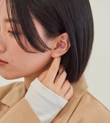 K10YG BAR PIERCED EARRING (SINGLE)