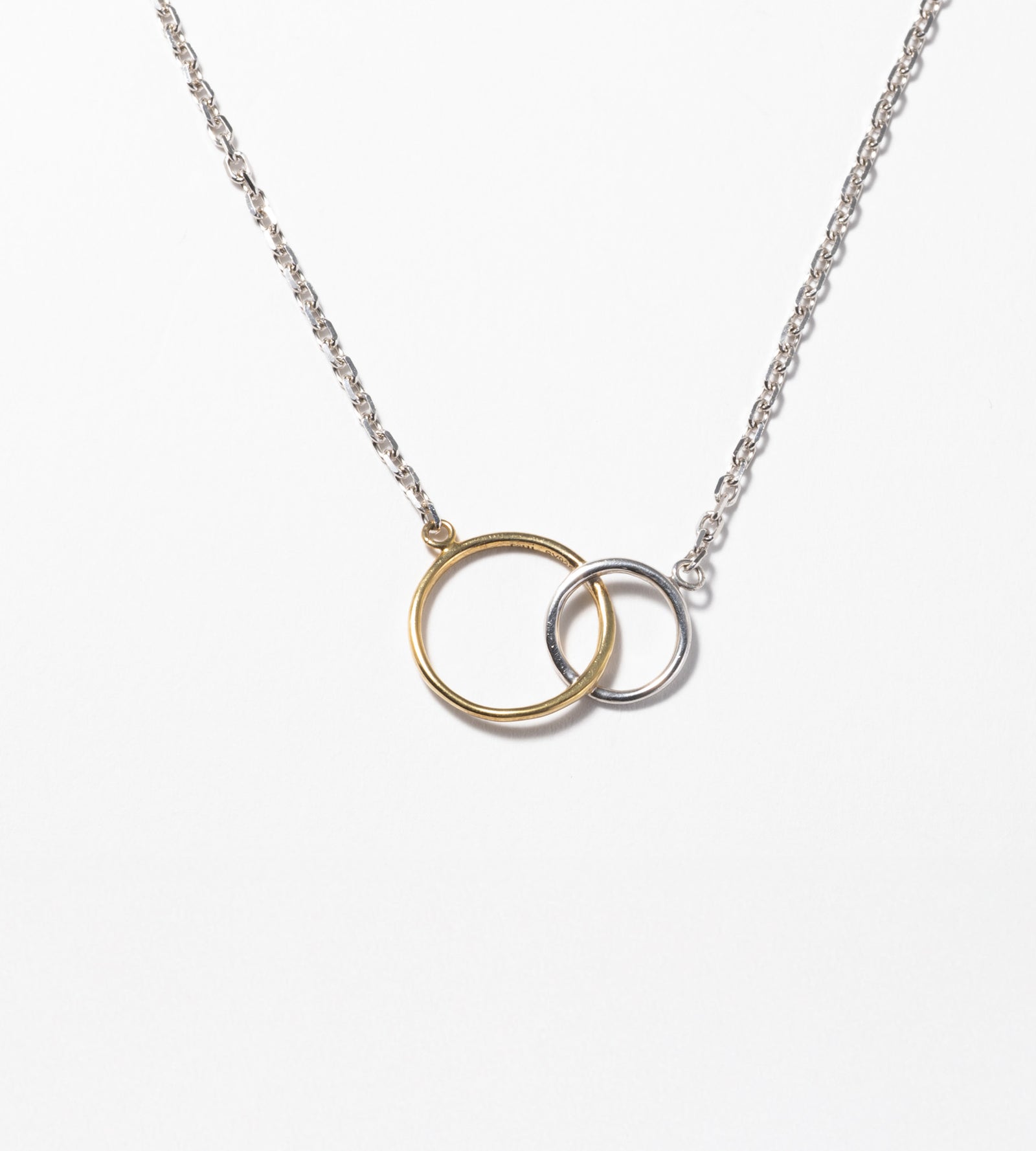 BICOLOR CIRCLE NECKLACE - tsui