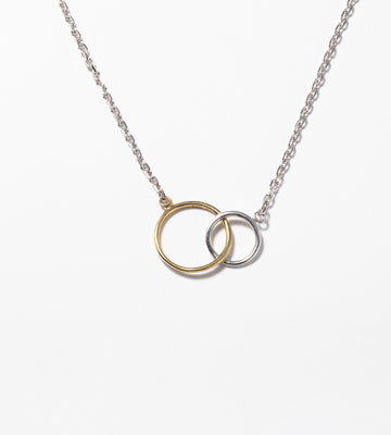 BICOLOR CIRCLE NECKLACE