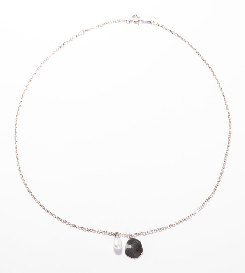 PEARL PLATE NECKLACE