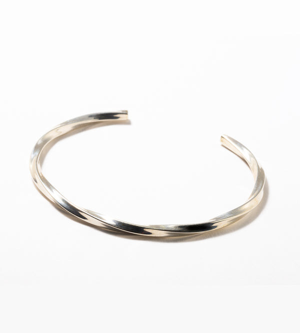 TWIST BANGLE