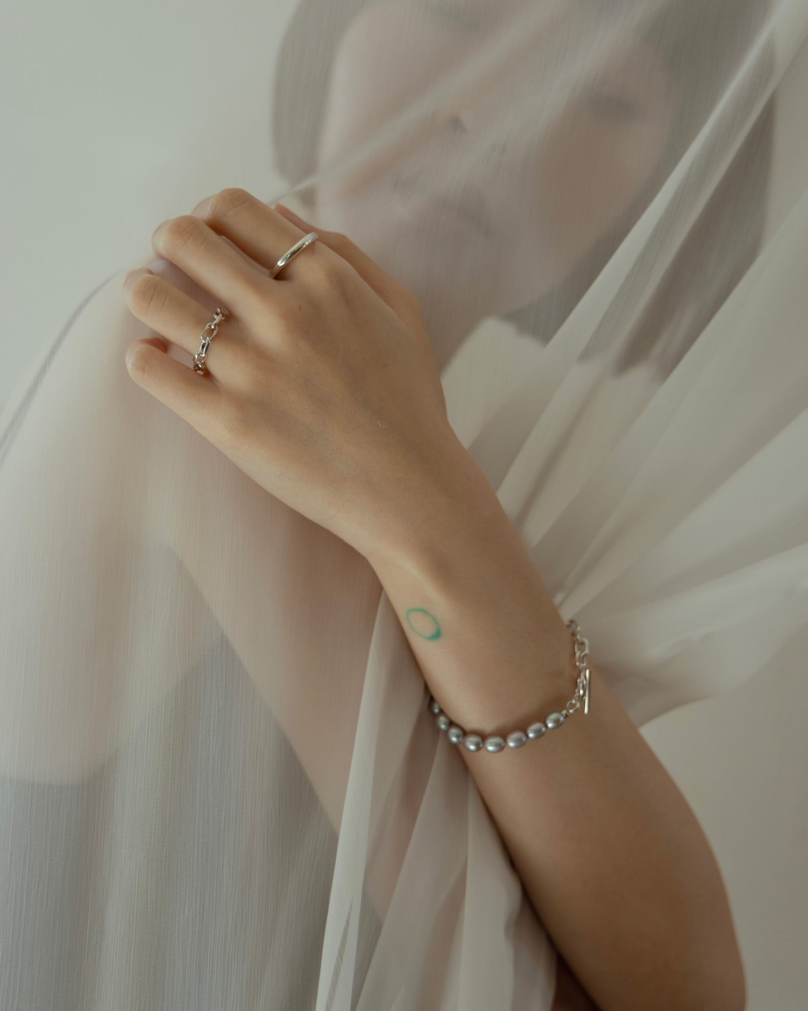 LINK CHAIN GRAY PEARL LINE BRACELET