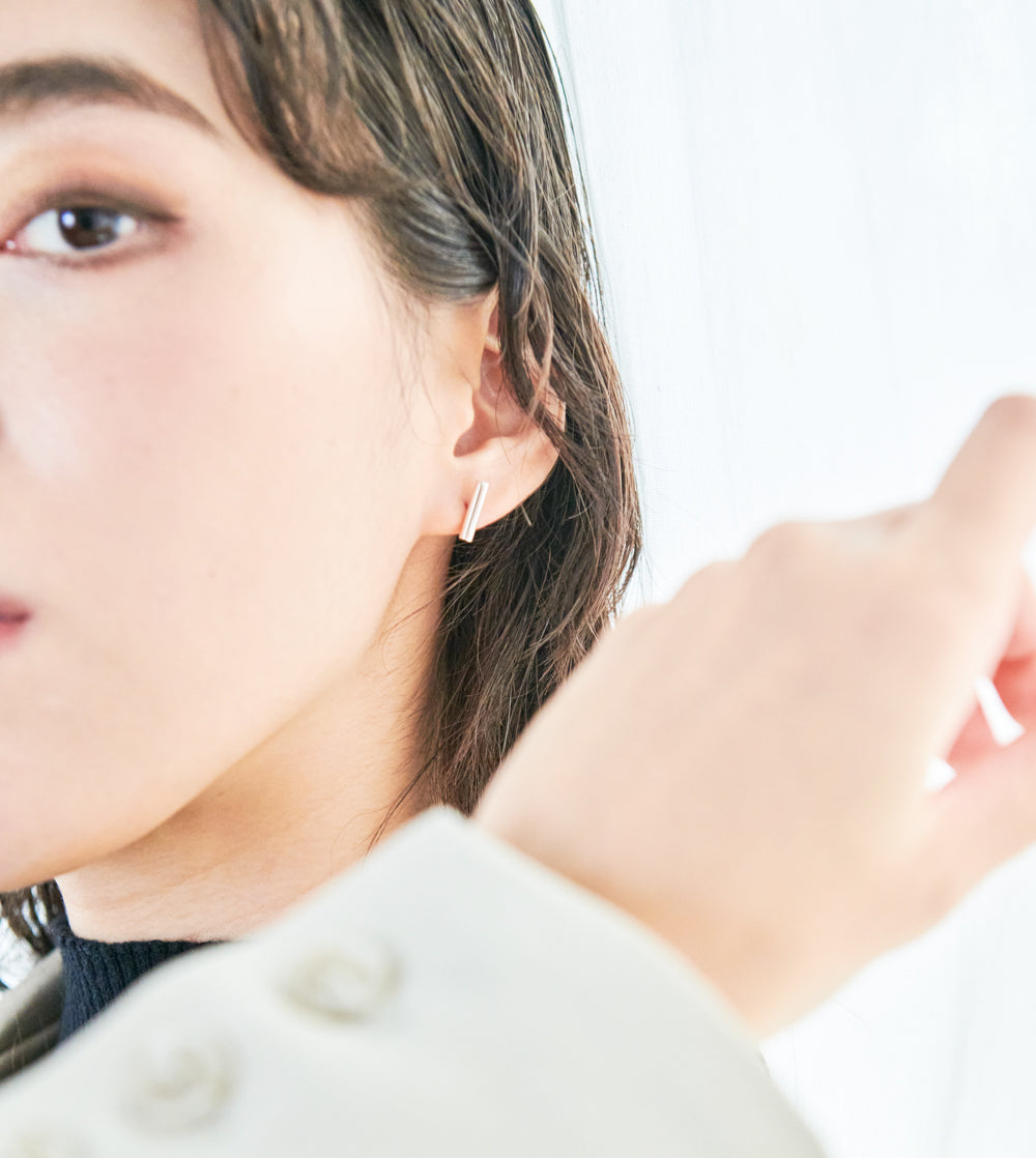 BAR PIERCED EARRING - tsui