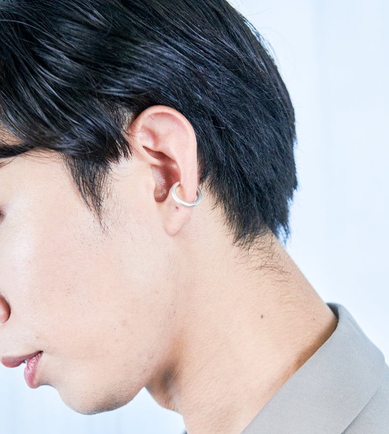 REVERSIBLE EARCUFF - tsui