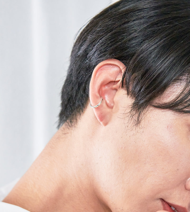 SILVER DIAMOND EARCUFF